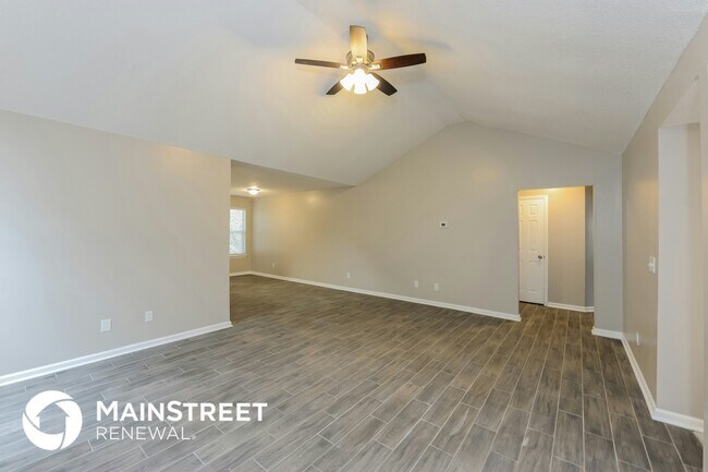 Photo - 3090 Crest Ridge Cir SW