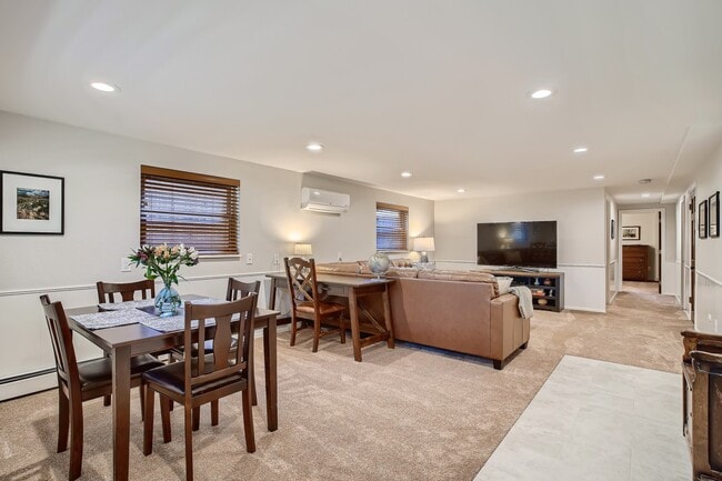 Photo - 3061 Oak St Unidad Guest Suite