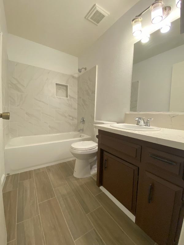 Photo - 4417 Parkwood Ct Unit B