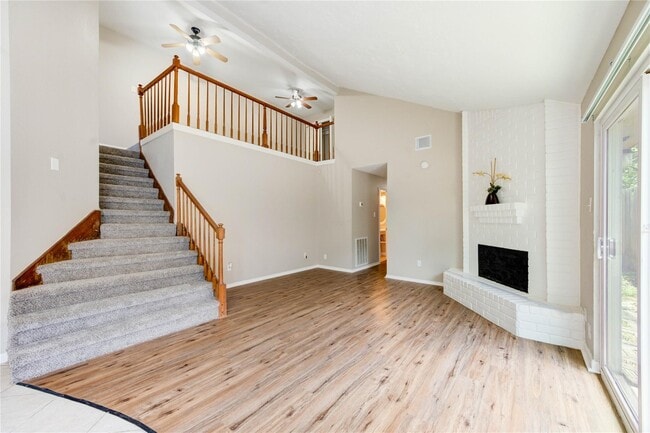 Building Photo - 5255 Beaverbrook Dr