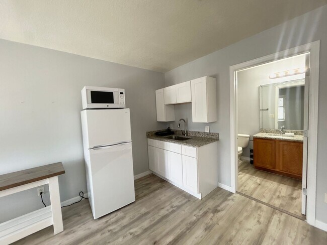 Photo - Spacious Studio/Garage Apartment in the De... Unit A