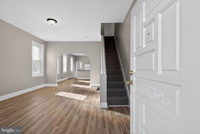 Photo - 738 Division St