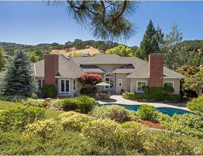 Building Photo - 4 Bed 3 Bath Elegant Home In Lafayette W/ ...