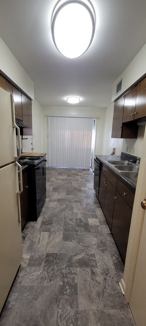 Photo - 7000 Creswell Rd Unit Villa Contessa #111