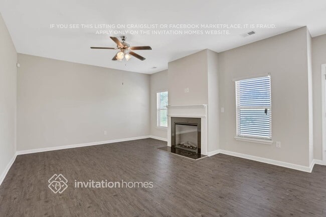 Photo - 605 Emporia Loop