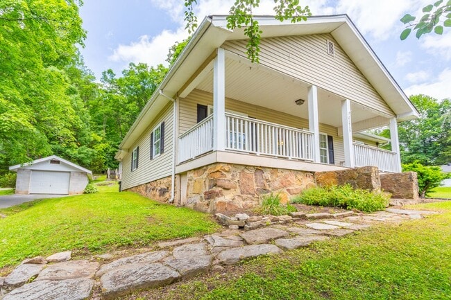 Photo - Charming home on River Canyon Drive