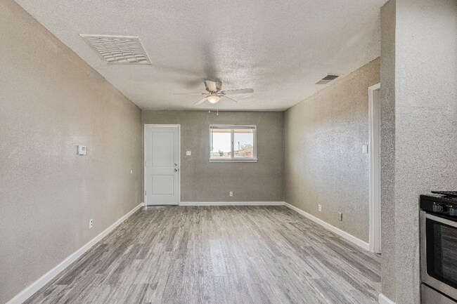 8709 Lawson St Unidad 4