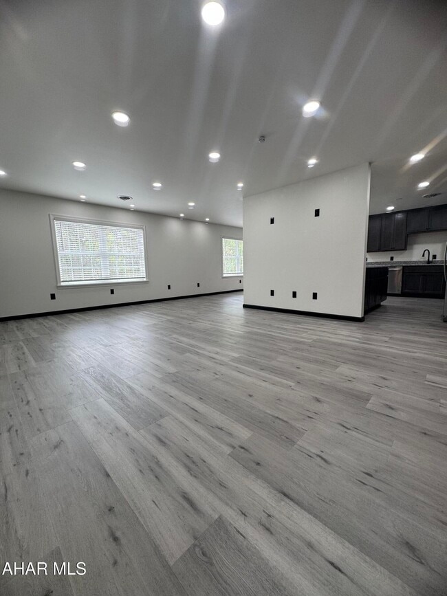 8495 Woodbury Pike Unit 2