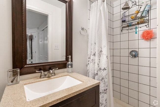 Building Photo - 113 W Dedham St Unit 2 Rental