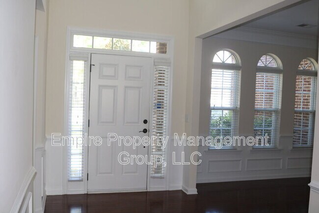 Photo - 552 Abbeyhill Dr