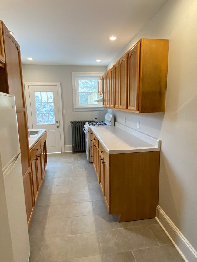 Photo - 74 E Church Ln