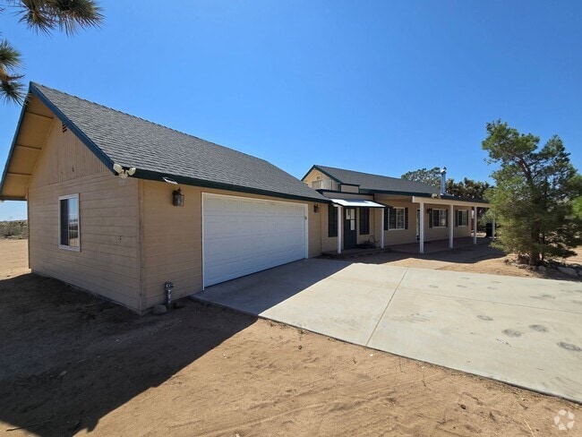 Building Photo - Spacious 3 bed on Fully Fenced 2 acres Rental