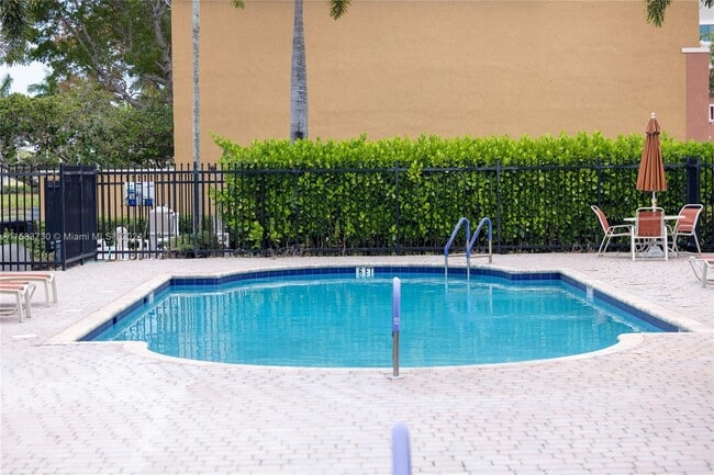 Photo - 749 SW 107th Ave