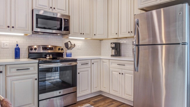 Kitchen - 44 Patriots Way Unit 304