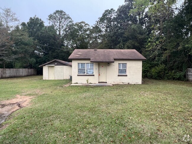 Building Photo - Northwest Pensacola - 2 bedroom, 1 bathroom Rental