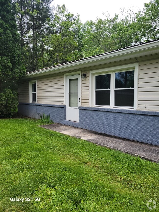 Building Photo - 219 Stone Dr Rental