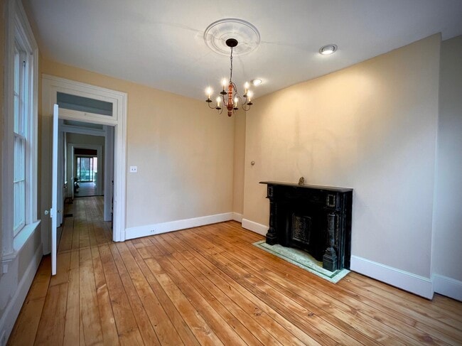 Photo - 212 E 5th St