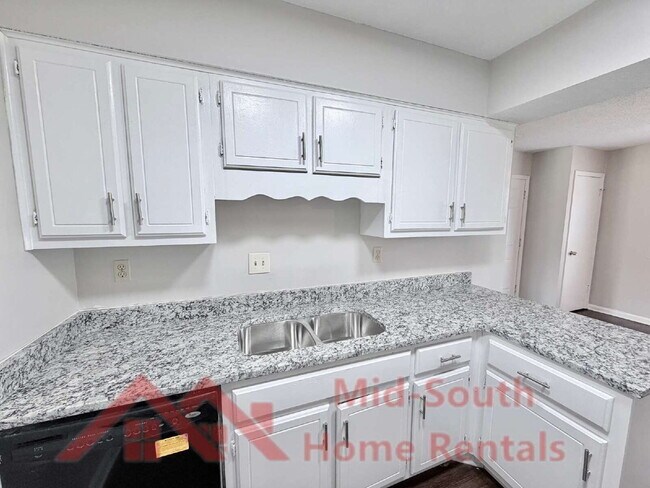 Photo - 7328 Hillshire Dr