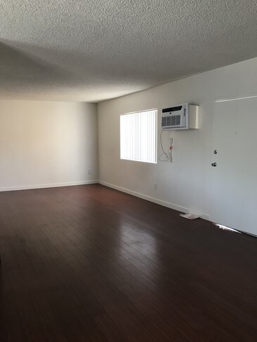 Photo - 20957 Bryant St