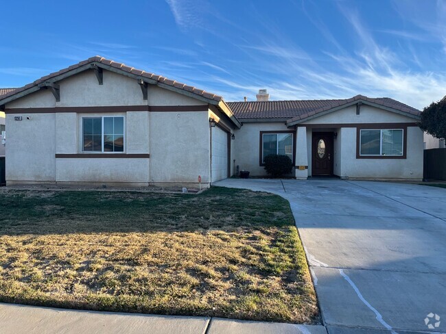 Building Photo - 3 Bedroom 2 Bath home in Victorville .. Ap...