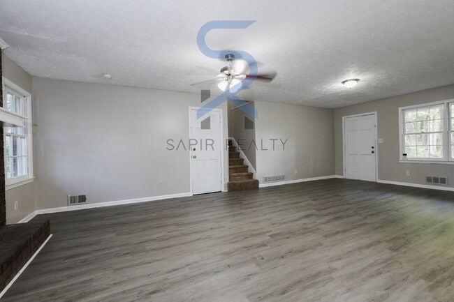 Photo - Move in before October 31st and get $100 O...