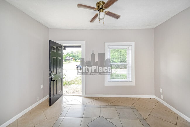 Photo - 674 S 13th St