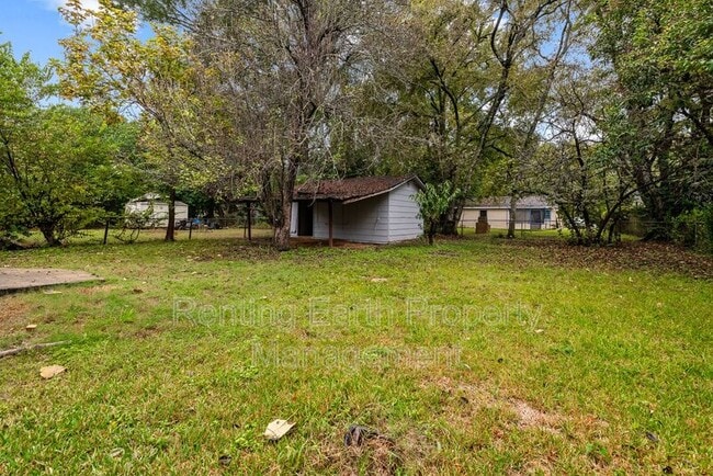 Photo - 341 Chisholm St