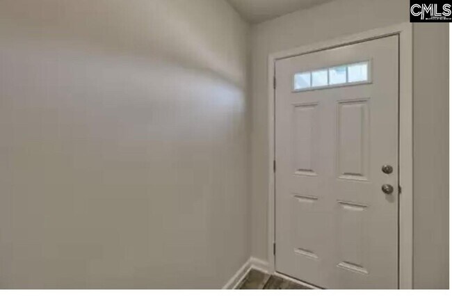 Photo - 323 Longstone Ct