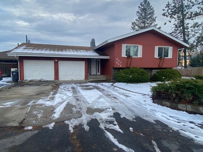 Building Photo - 3rd St Duplex Unit 225 N. 3rd St.