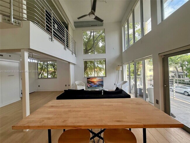Photo - 900 4th St Unidad 3