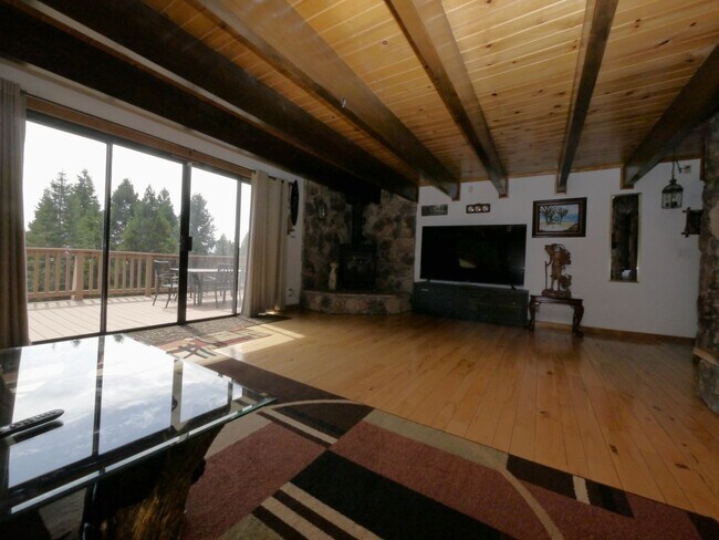 Photo - 27928 Holiday Ln