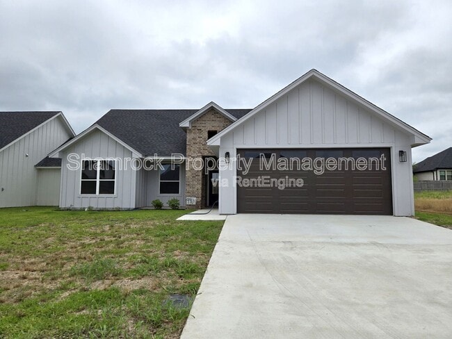 Photo - 9904 Ridings Dr House