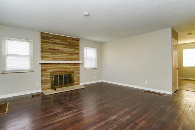 Photo - 1646 Oakwood Ave