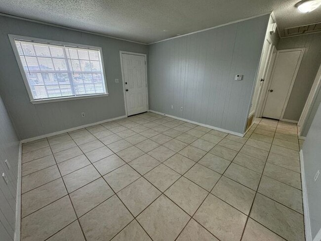 Photo - Pensacola - 2 Bedroom, 1 Bathroom - lawn care included