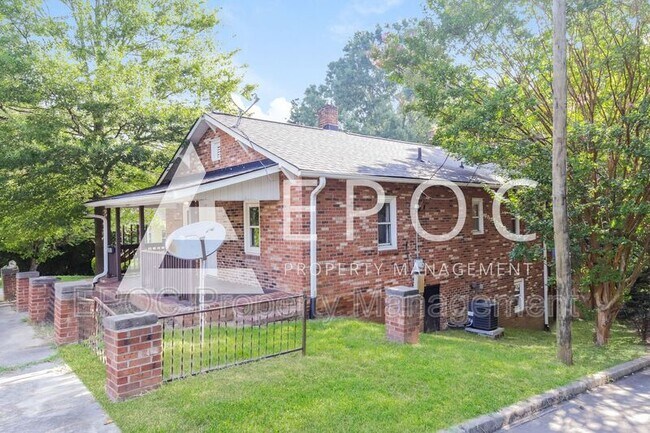 Photo - 1901 N Dunleith Ave