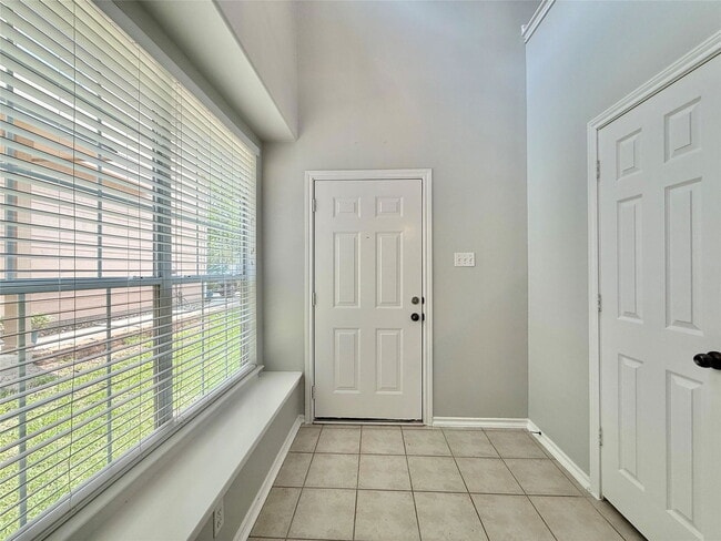 Photo - 23 Blue Creek Pl