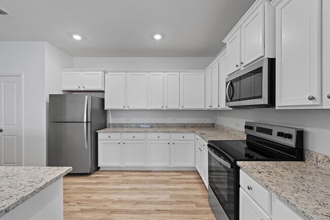 Photo - 14608 Wahlbergs Wy