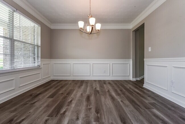 Photo - 657 Howell Dr