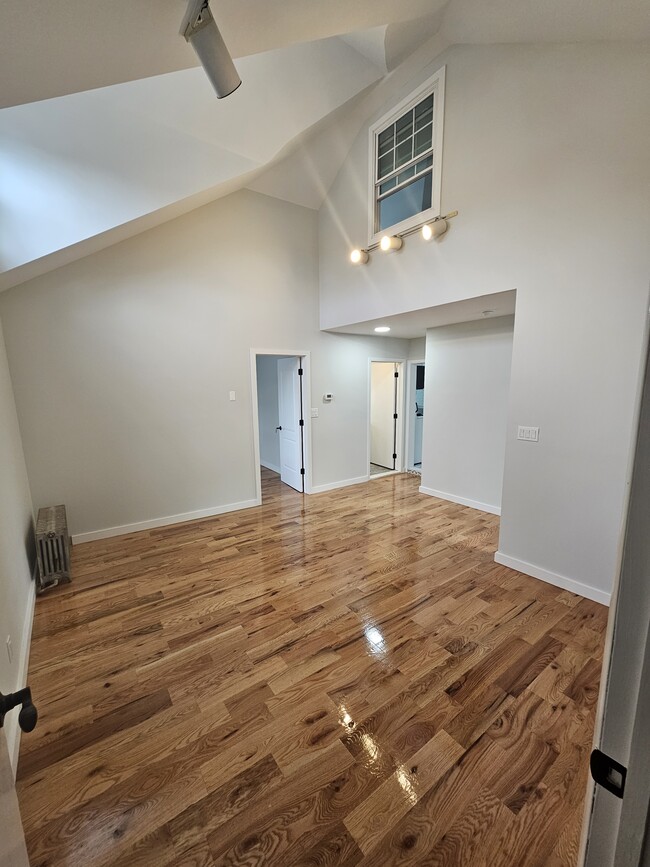 Building Photo - 8 Wilson St Unit 2