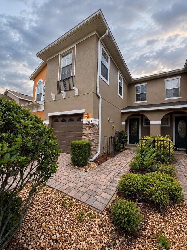 9434 Silver Buttonwood St