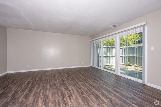 2BR, 1BA - 1,100SF - Living Room