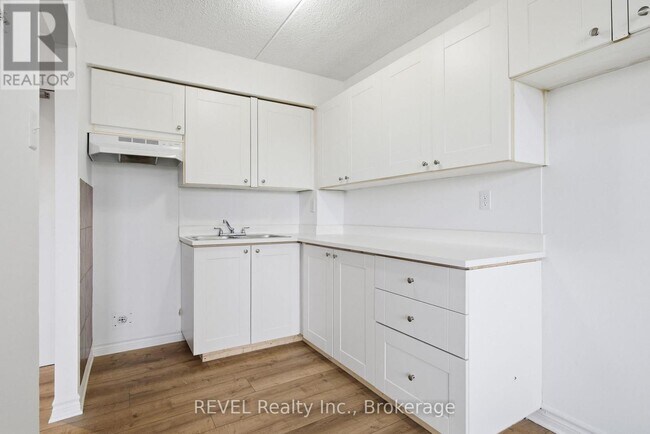 Photo - 19 Manchester Ave Unité 301