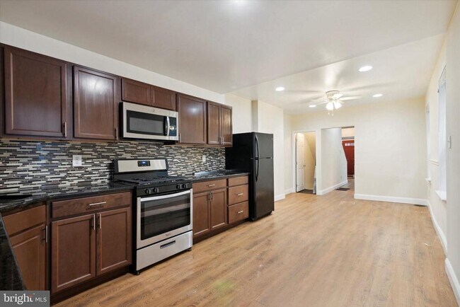 Photo - 1723 Willington St