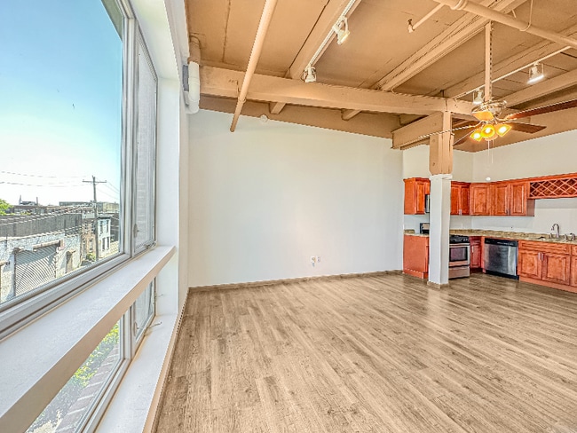 Photo - 3554 Sepviva St Unidad 2