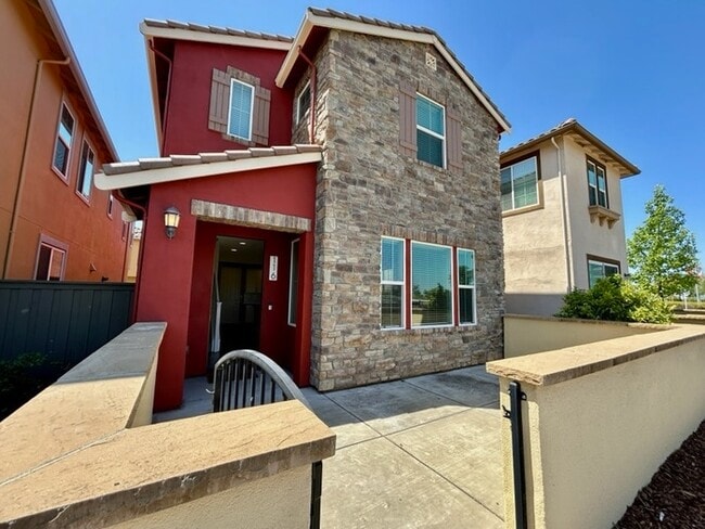 Beautiful 3 Bedroom 2.5 Bathroom in Gated ... - Beautiful 3 Bedroom 2.5 Bathroom in Gated ... House