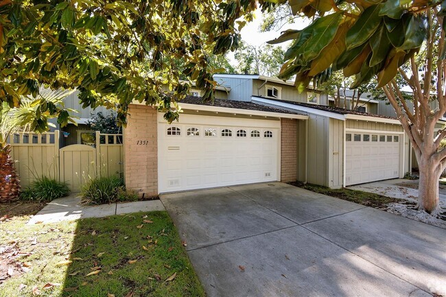 Building Photo - Remodeled townhouse with AC, Top Cupertino...