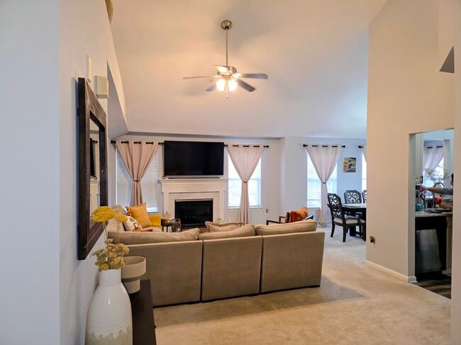 Photo - 5908 Founders Hill Dr Unidad 301