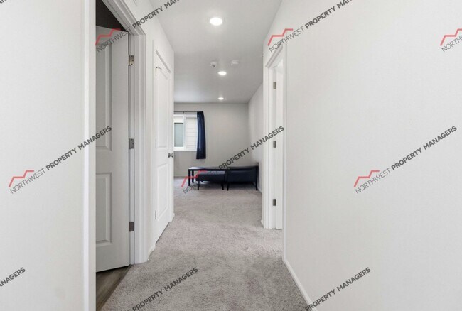 1425 Salzer Crk Dr