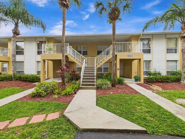 Building Photo - Furnished 2BR/2BA Lakefront Condo – 12-Mon... Unit 204