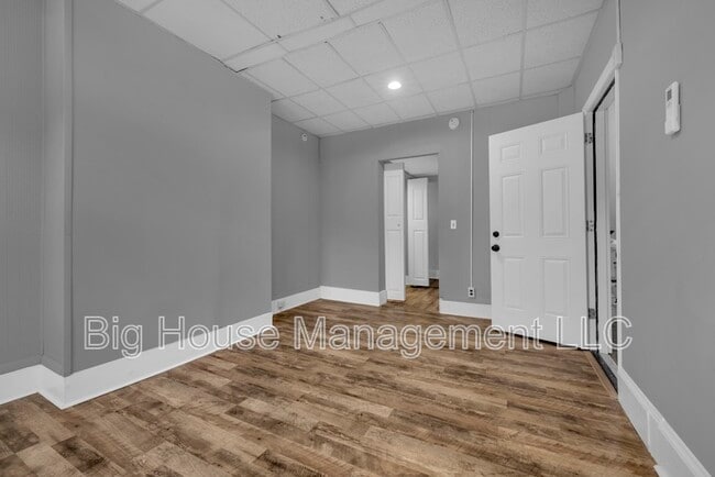 Photo - 339 E 25th St Unit 1